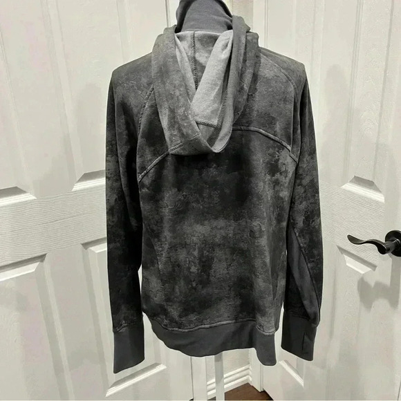 Danskin zip front hooded tie dye grays jacket, extra warm neck layer, thumbholes - Picture 5 of 12